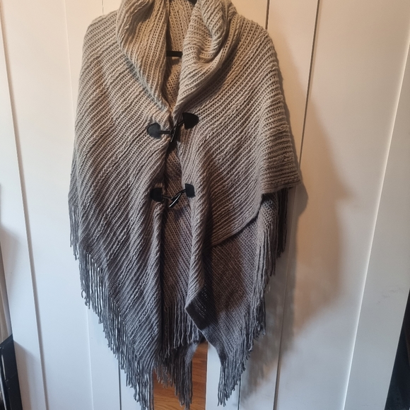 Ombre Knit Sweater Shawl - Picture 2 of 8